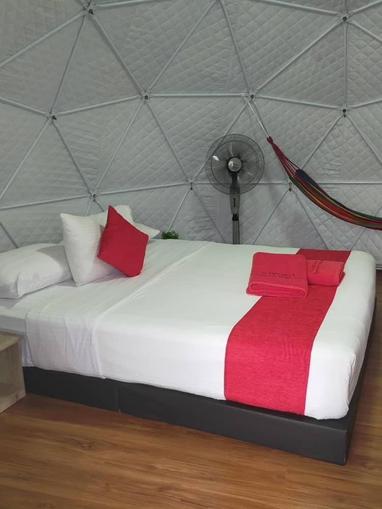 Glamz Hills Hotel Cameron Highlands Bagian luar foto